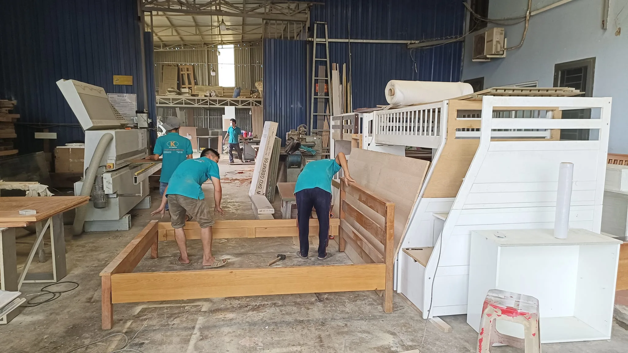 Việt Anh Khoa đơn thiết kế thi công tủ bếp gỗ công nghiệp MDF